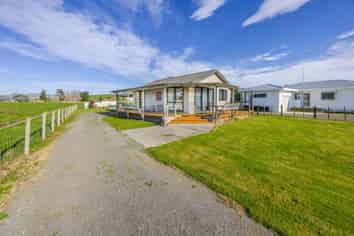 14 Beach Road, Porangahau