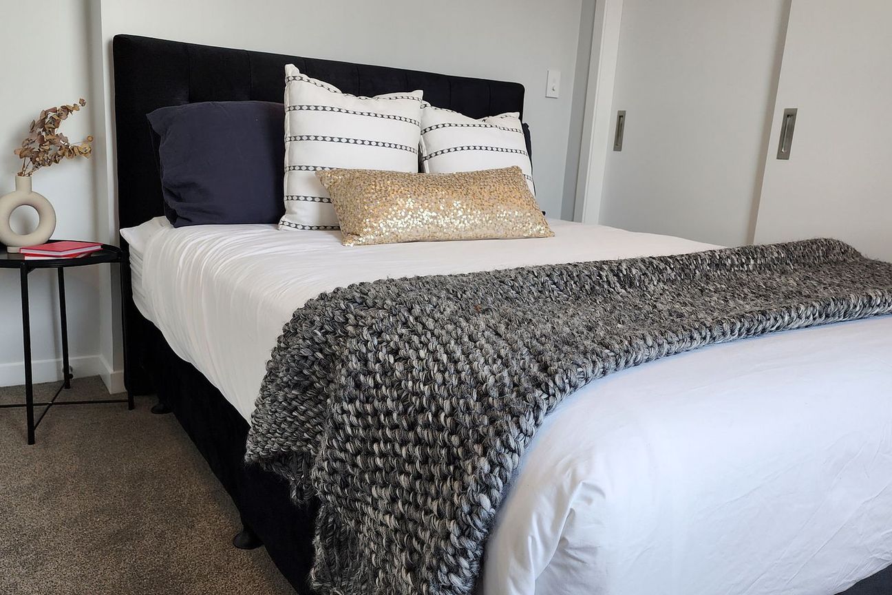 Near New. All Bills Included. Short Stays Welcome! - Meer