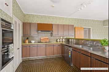 4196 Great North Road, Glendene