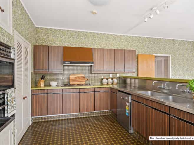 4196 Great North Road, Glendene