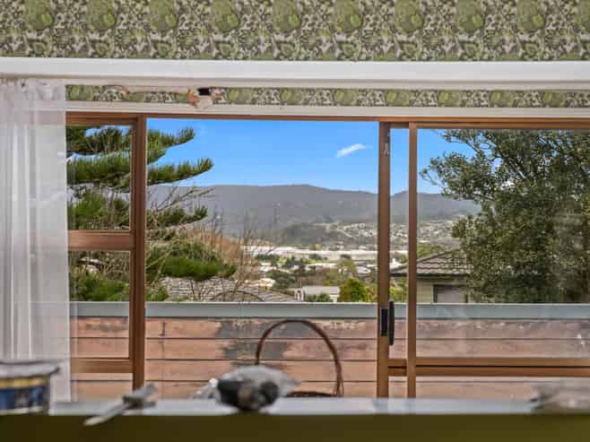 4196 Great North Road, Glendene
