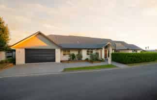 136 Saint James Drive, Huntington