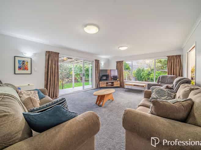 6 Snell Grove, Clouston Park