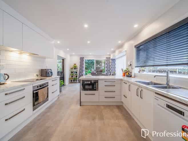 6 Snell Grove, Clouston Park