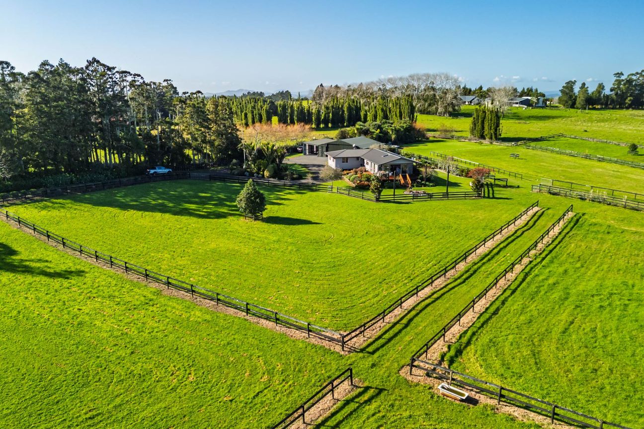 Next Move Locked In - This Home Must Be Sold - Więcej