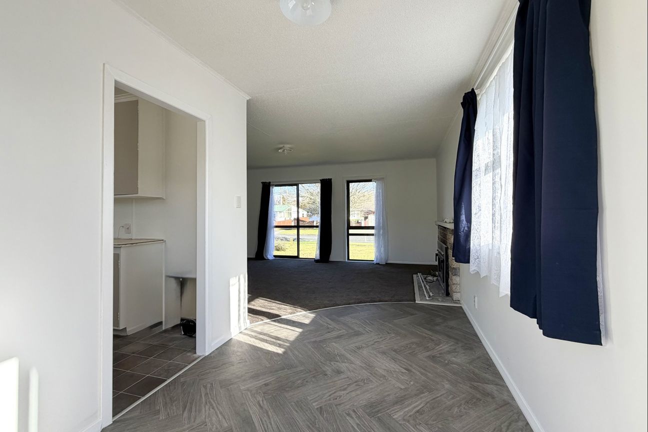 Fresh, renovated, and right by the Lake - Widok 5