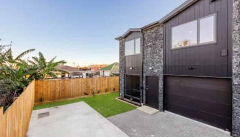 2/31 McAnnalley Street, Manurewa