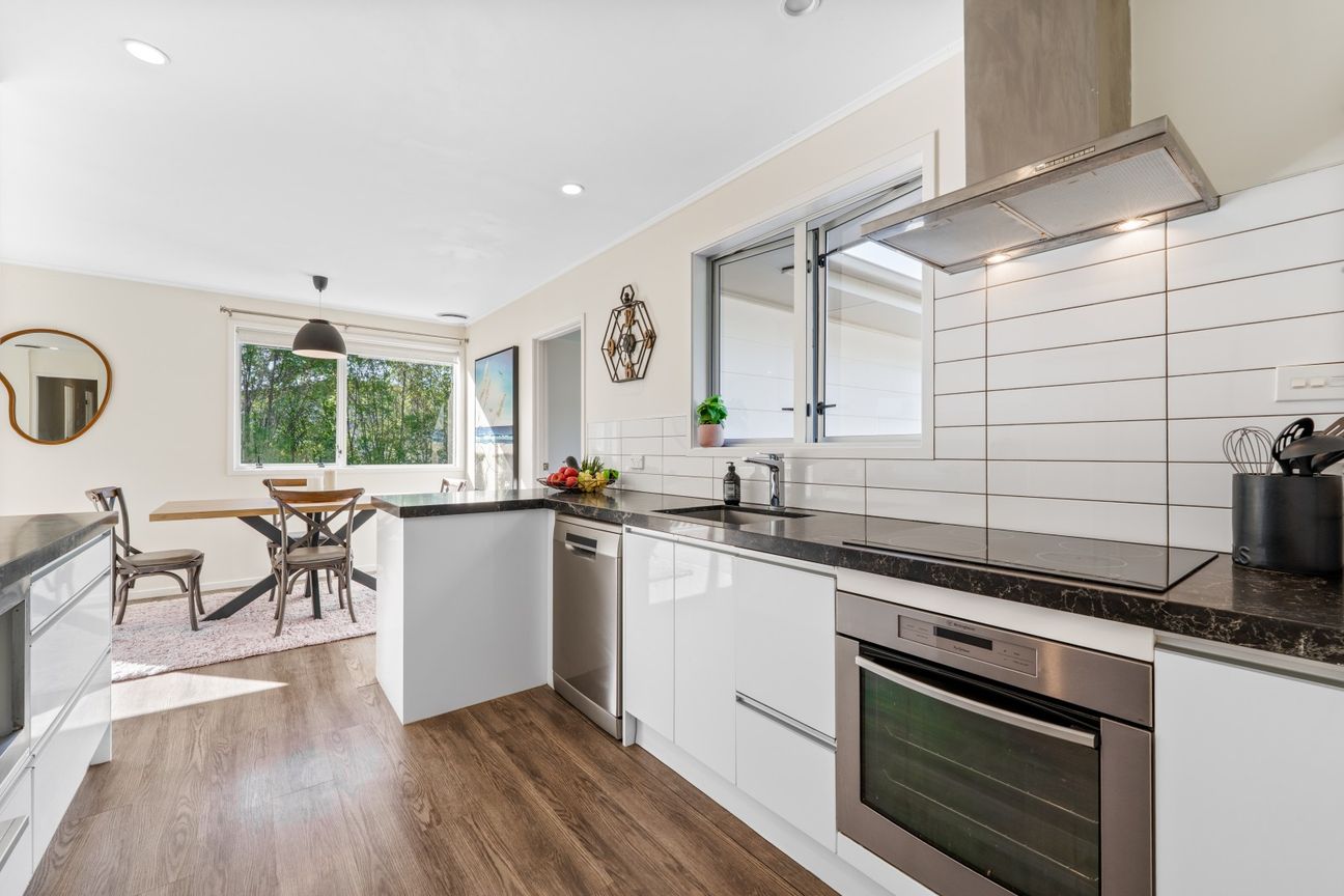 Family Spaces, Fab Garage & Full Freehold Section – další