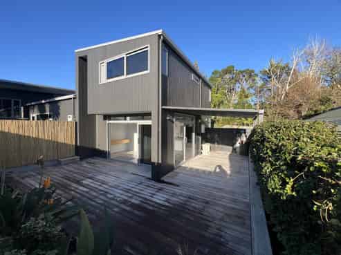 861 Whangaparaoa Road, Manly