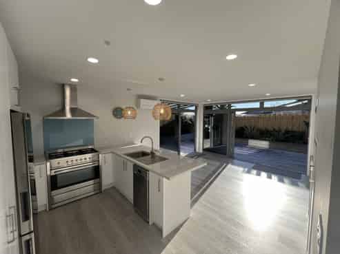 861 Whangaparaoa Road, Manly