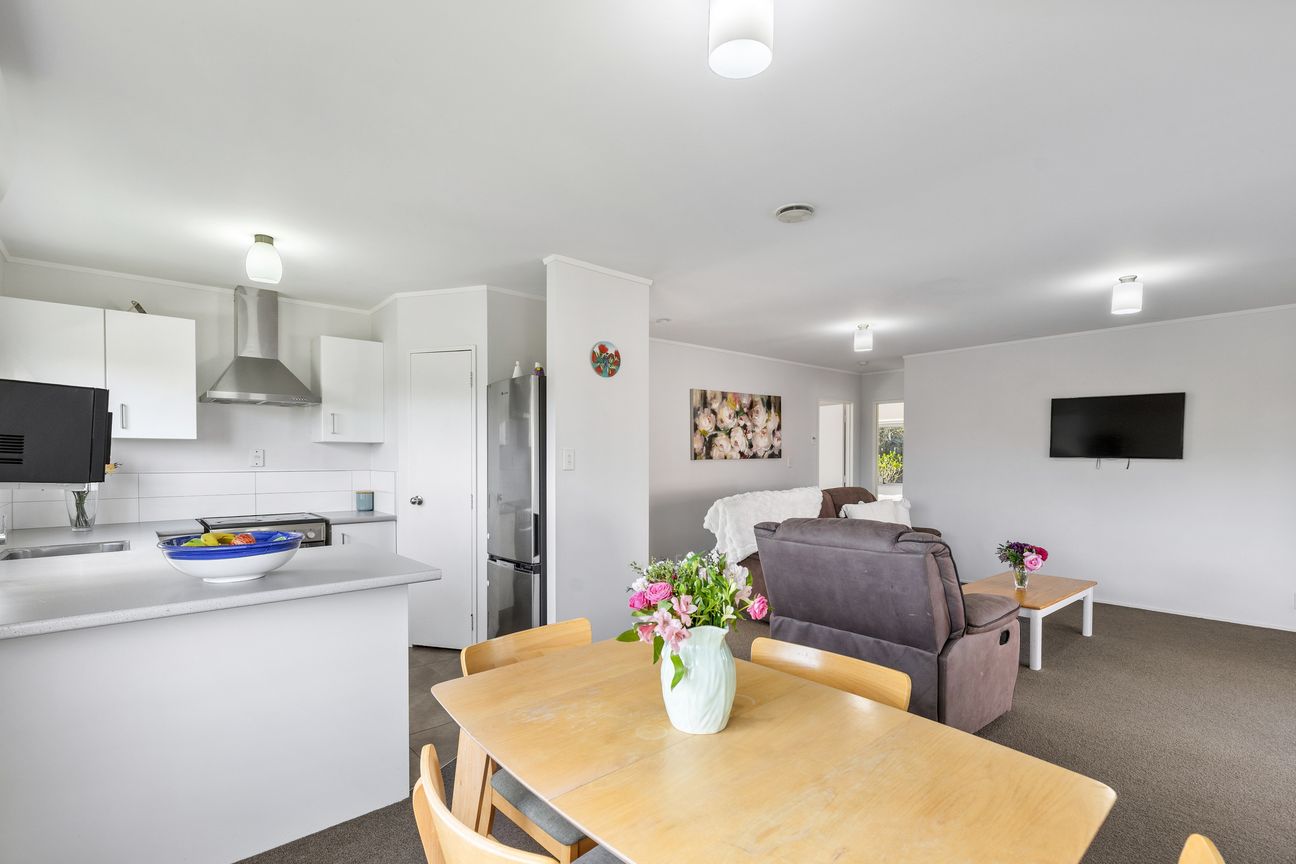 Sun-Drenched, Free-standing & Single-Level - Aanzicht 5