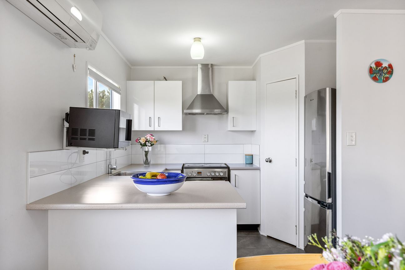 Sun-Drenched, Free-standing & Single-Level - Aanzicht 6