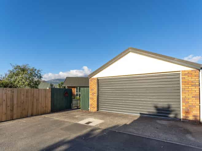 40 Maple Crescent, Richmond