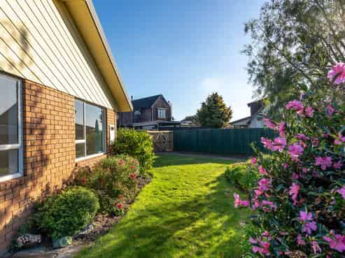40 Maple Crescent, Richmond