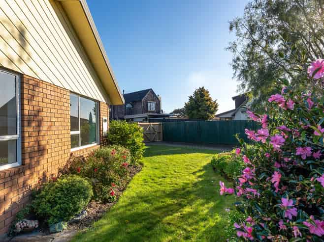 40 Maple Crescent, Richmond