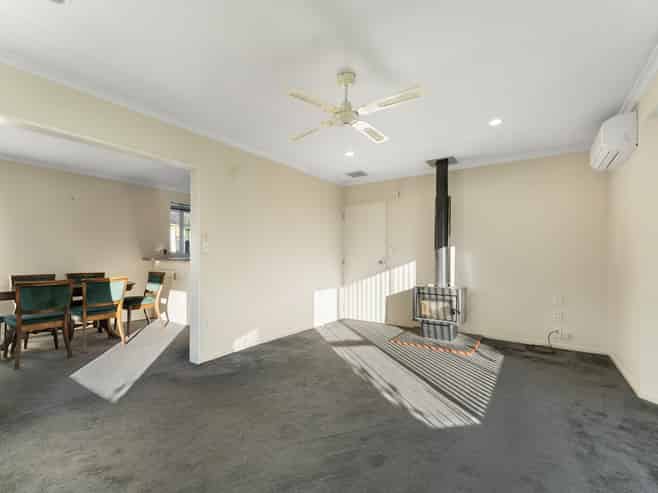 40 Maple Crescent, Richmond
