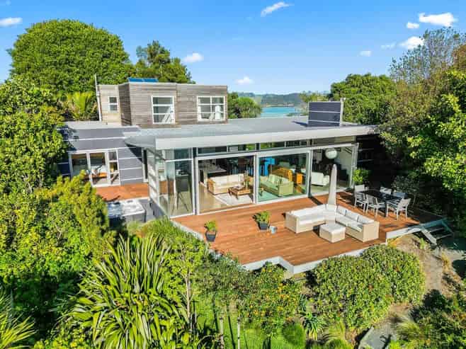 37 Kent Street, Whangaroa