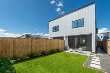 15 Karamu Street, Flat Bush