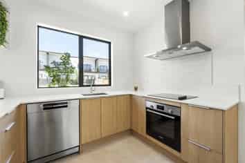 15 Karamu Street, Flat Bush