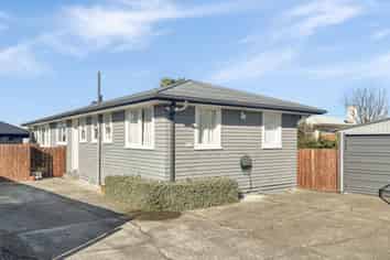 615 Willow Place, Akina