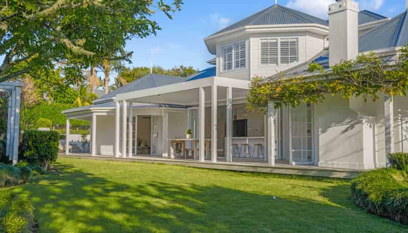 1 Almond Grove, Greenhithe