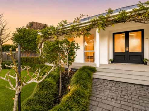 1 Almond Grove, Greenhithe