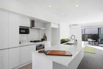 14 Timu Road, Long Bay