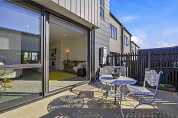 14 Timu Road, Long Bay