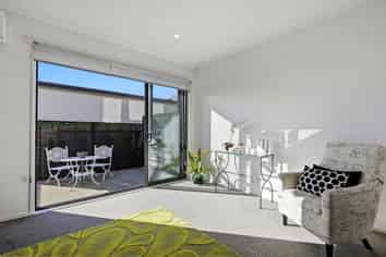 14 Timu Road, Long Bay