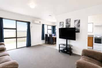 2/413 Peachgrove Road, Fairfield