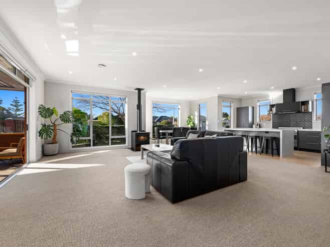2 Rutledge Drive, Springlands