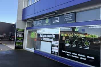 High-Profile Retail Opportunity – Prime Location