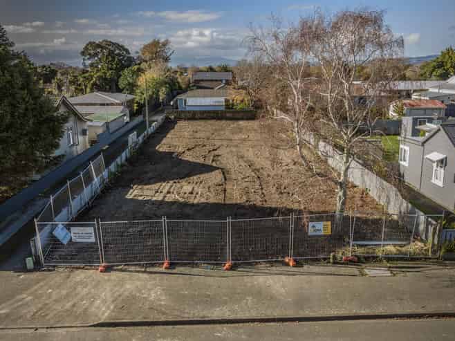 369 Botanical Road, West End
