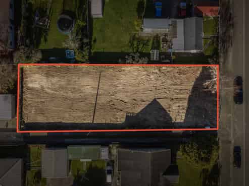 369 Botanical Road, West End