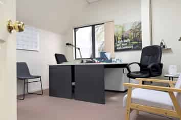 100M² UPSTAIRS OFFICE FOR LEASE
