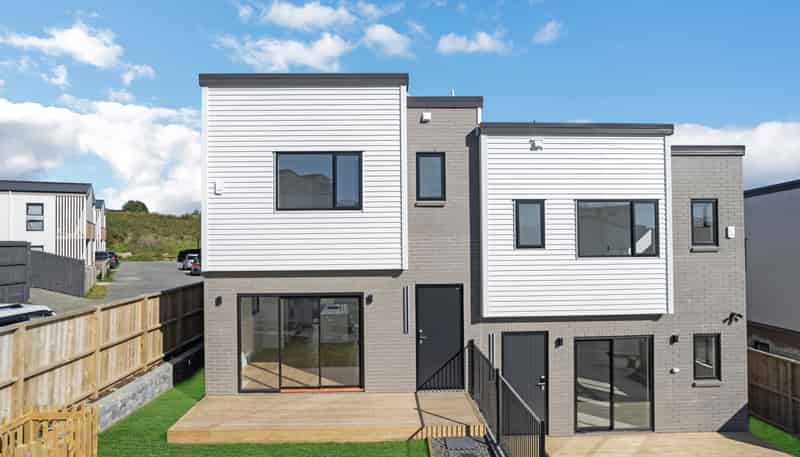 44A & 44B Crestview Rise, Papakura