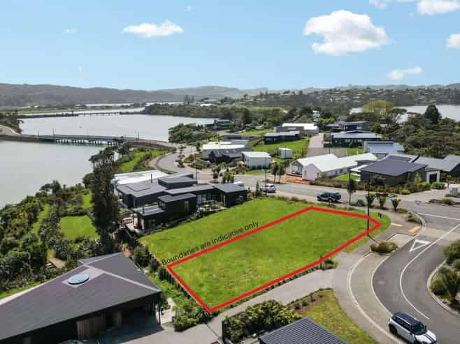 2 Pekapeka Street, Raglan
