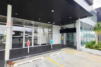 PRIME LINCOLN ROAD RETAIL OFFER

