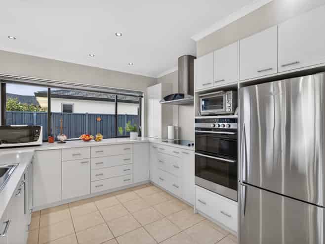 30 Cody Crescent, Lansdowne