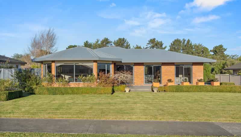 30 Cody Crescent, Lansdowne