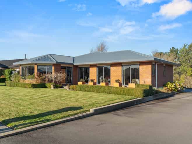 30 Cody Crescent, Lansdowne