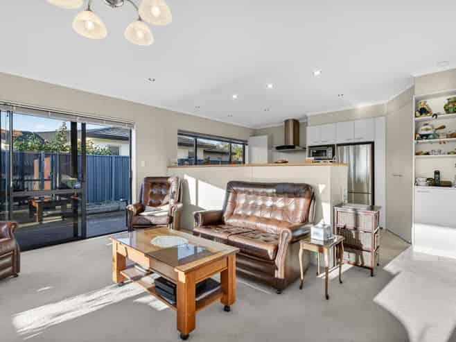 30 Cody Crescent, Lansdowne
