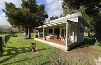 Unit/1127 Hinakura Road, Martinborough