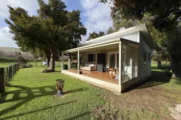 Unit/1127 Hinakura Road, Martinborough