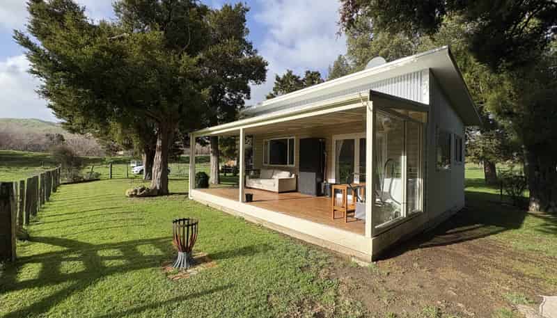 Unit/1127 Hinakura Road, Martinborough