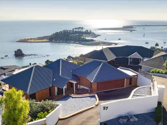 57 The Cliffs, Britannia Heights