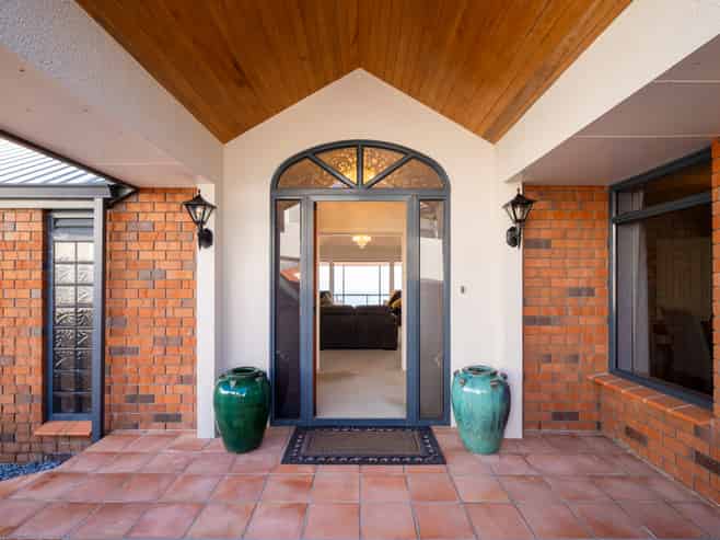 57 The Cliffs, Britannia Heights