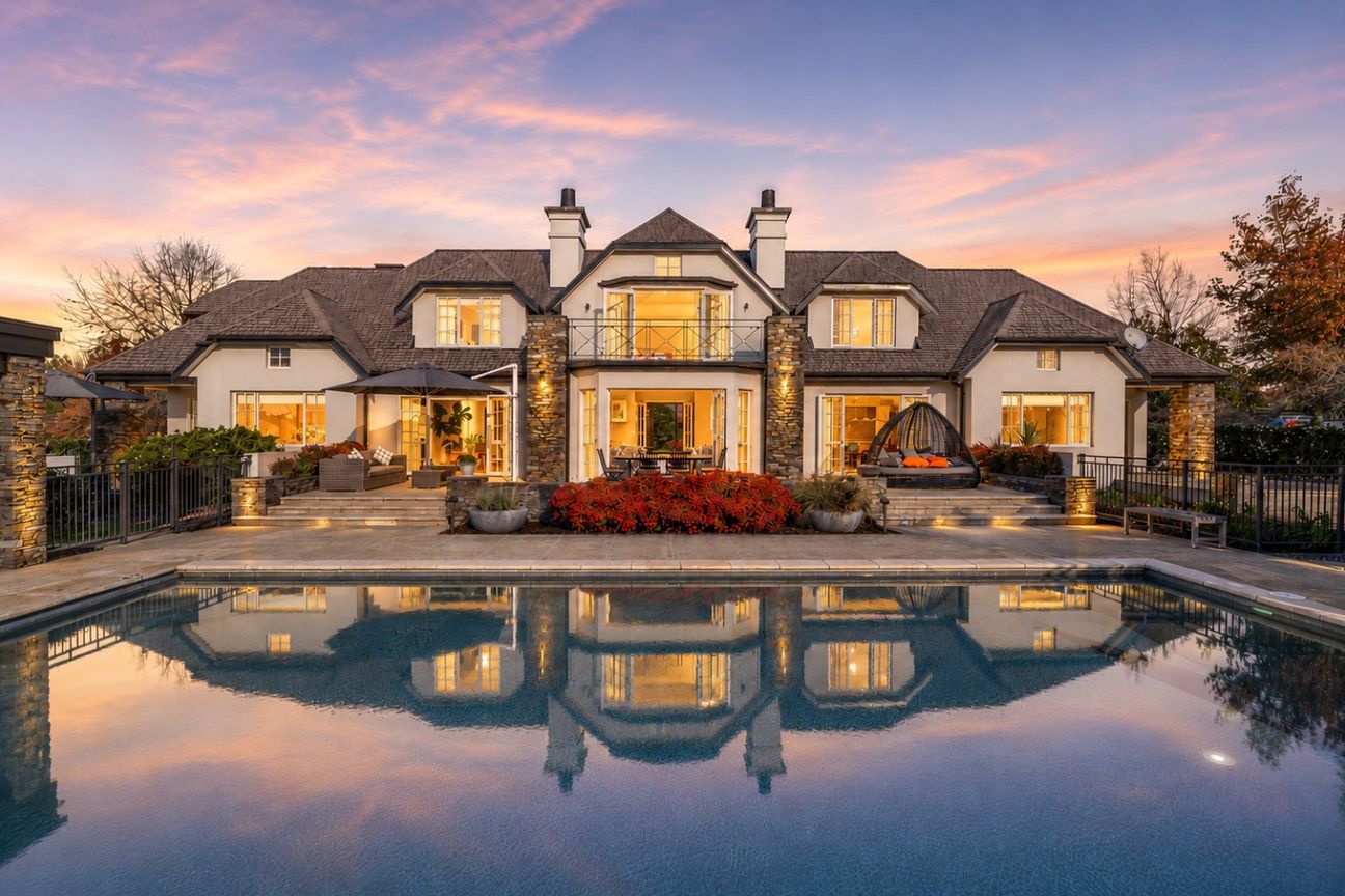 Whitford Estate of Scale, Substance and Prestige – pohled 2