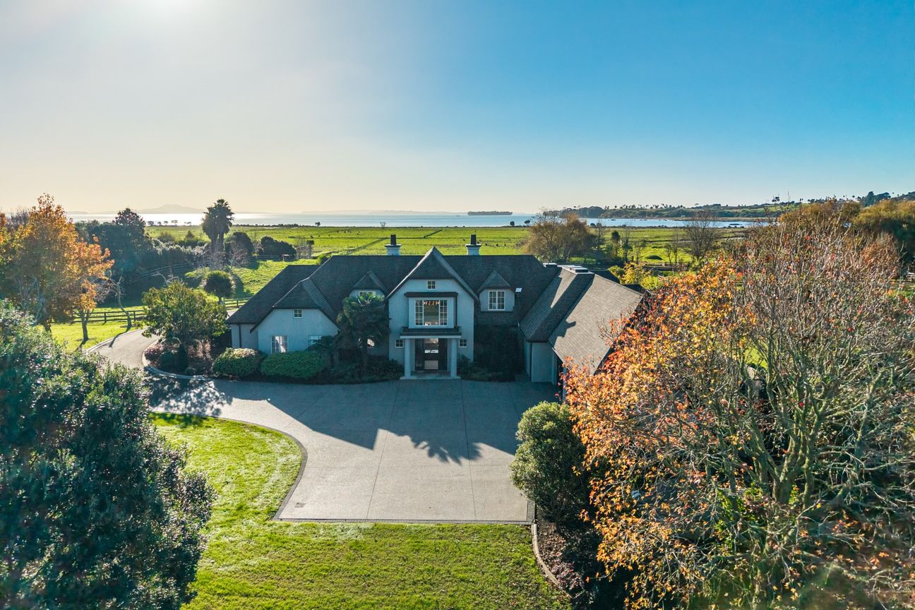 Whitford Estate of Scale, Substance and Prestige – pohled 4