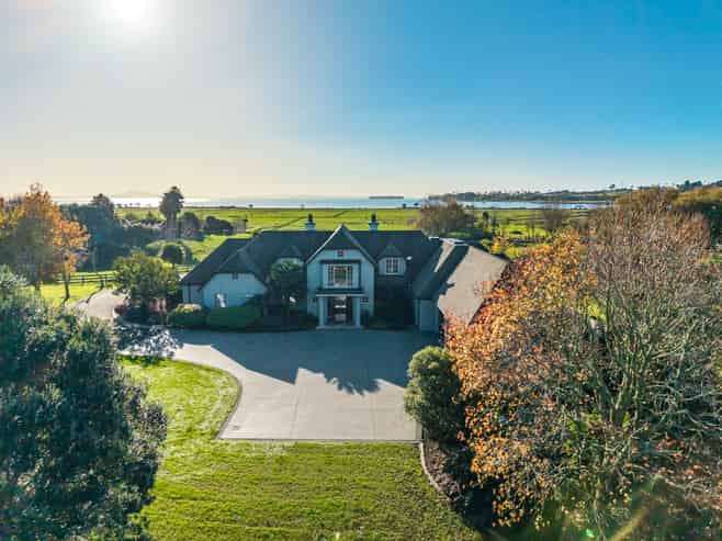 38 Porterfield Road, Whitford